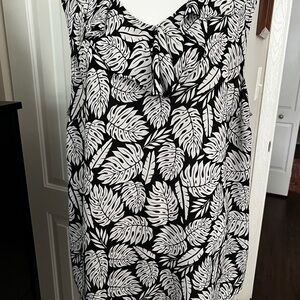Black and White Leaf Print Women's Top